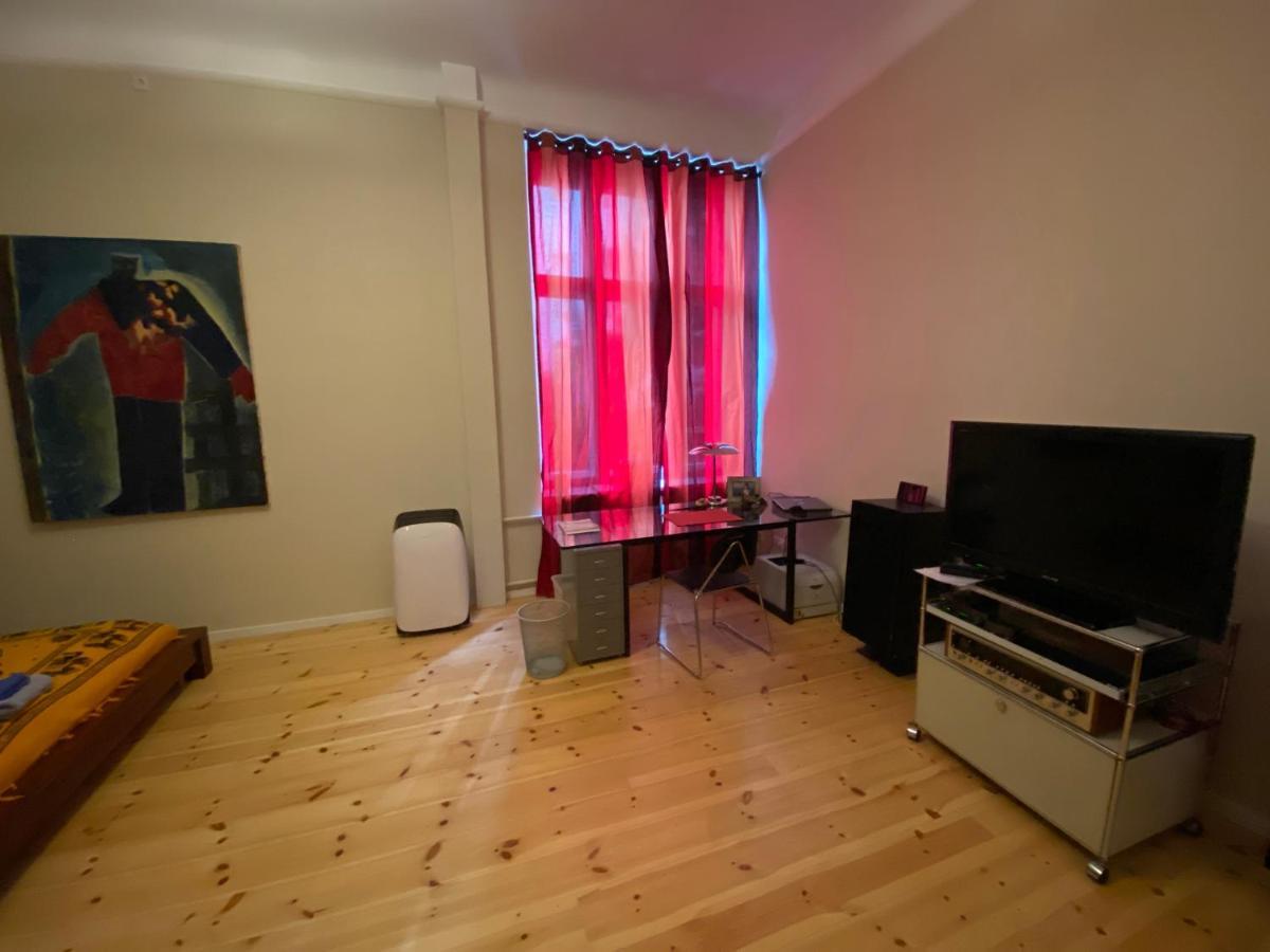 Fewo Gruene Mommsenstrasse - Bei Becker Klingeln Appartement Berlijn Buitenkant foto